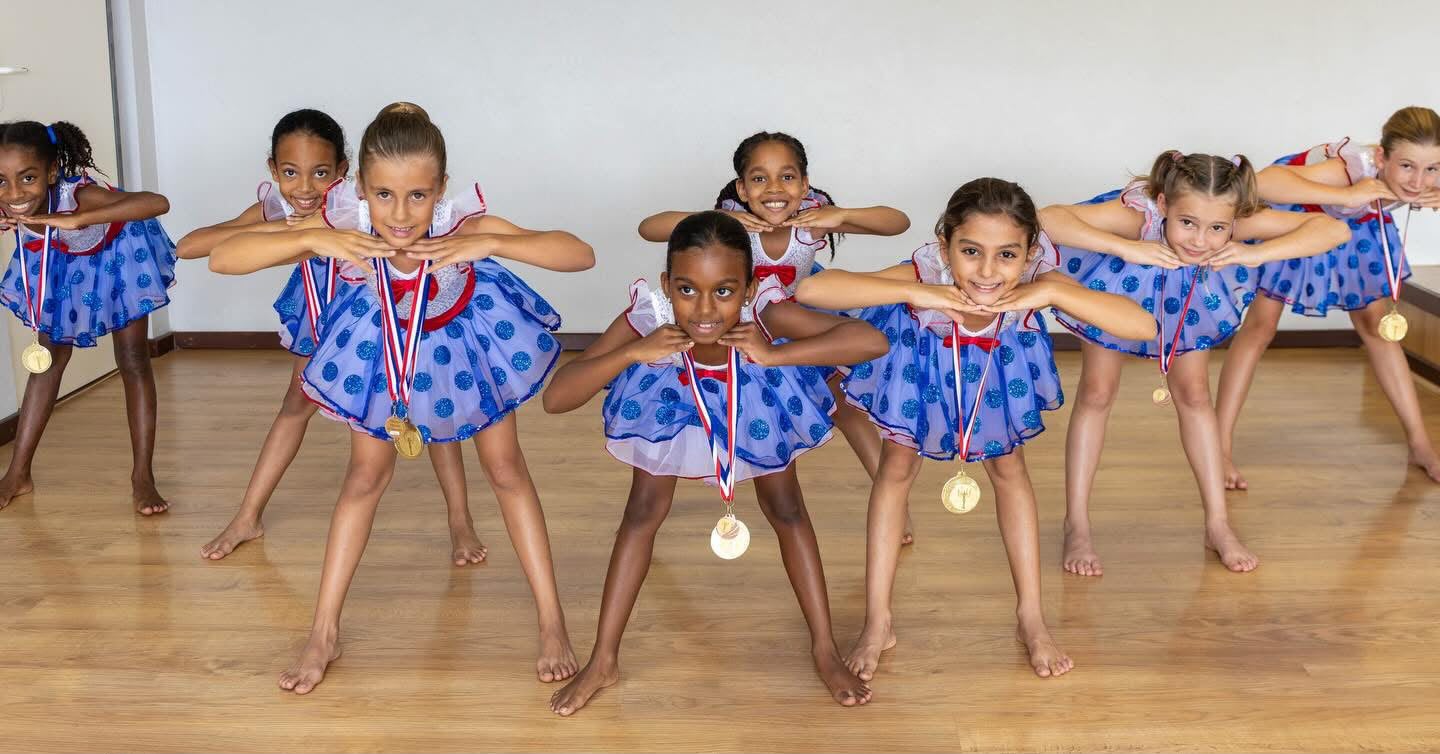 Les Chipies, groupe des plus jeunes élèves, médailles d'or au Concours Inter-Caribéen