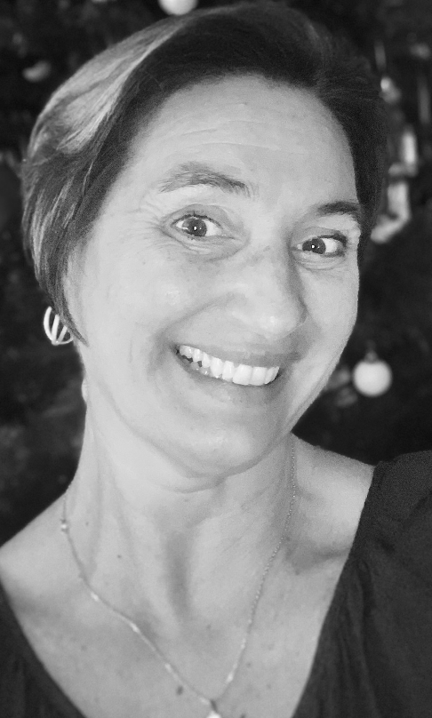 Charlotte, secrétaire de l'École de Danse Liliane Bimont